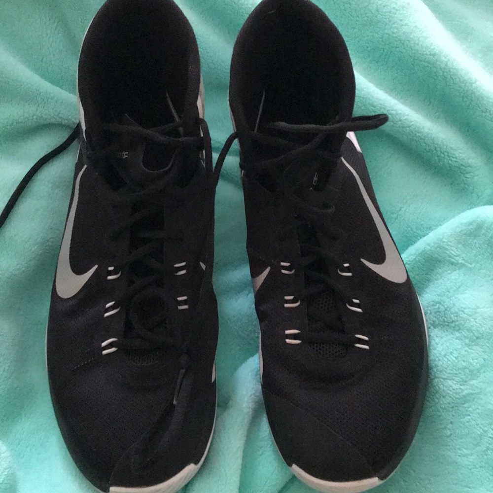 Black/white nike basketball shoes women’s size 11